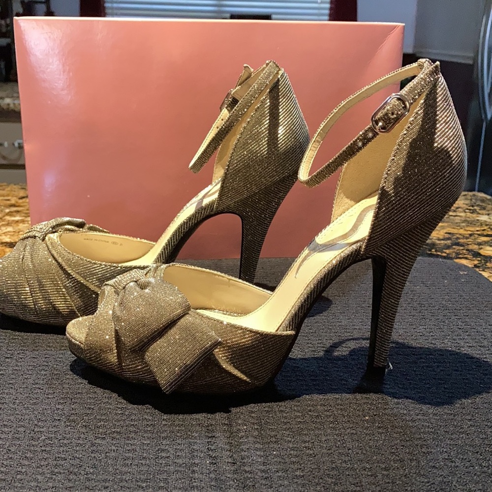 Ladies dress shoes